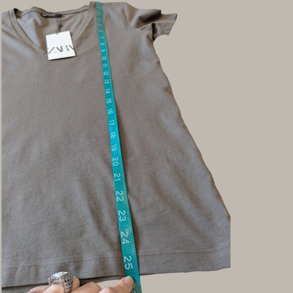 Zara Short Sleeve Vneck Olive Green Tee - Small - Picture 8 of 9